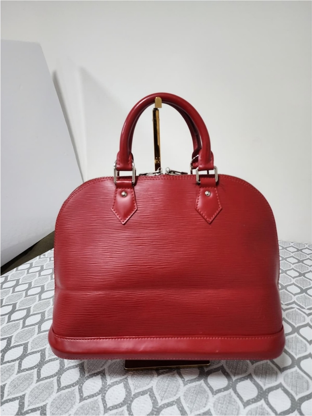 LOUIS VUITTON Epi Alma PM Bag Red - Picture 5 of 14